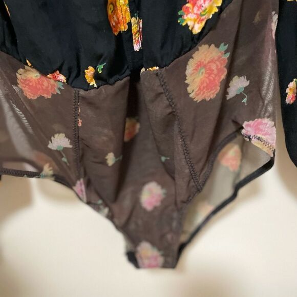 New Free People Black Poppy Printed  blouse size M - Picture 7 of 9